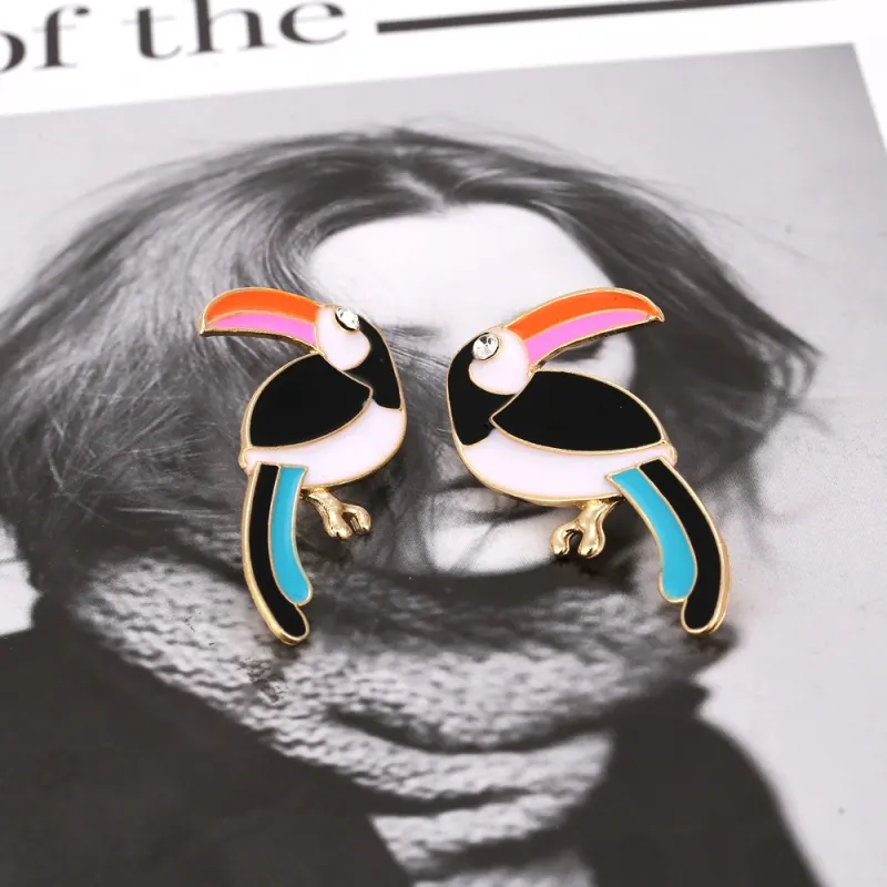 Tropical Toucan Bird Earrings – Retro Colorful Animal Studs for Women Statement Jewelry